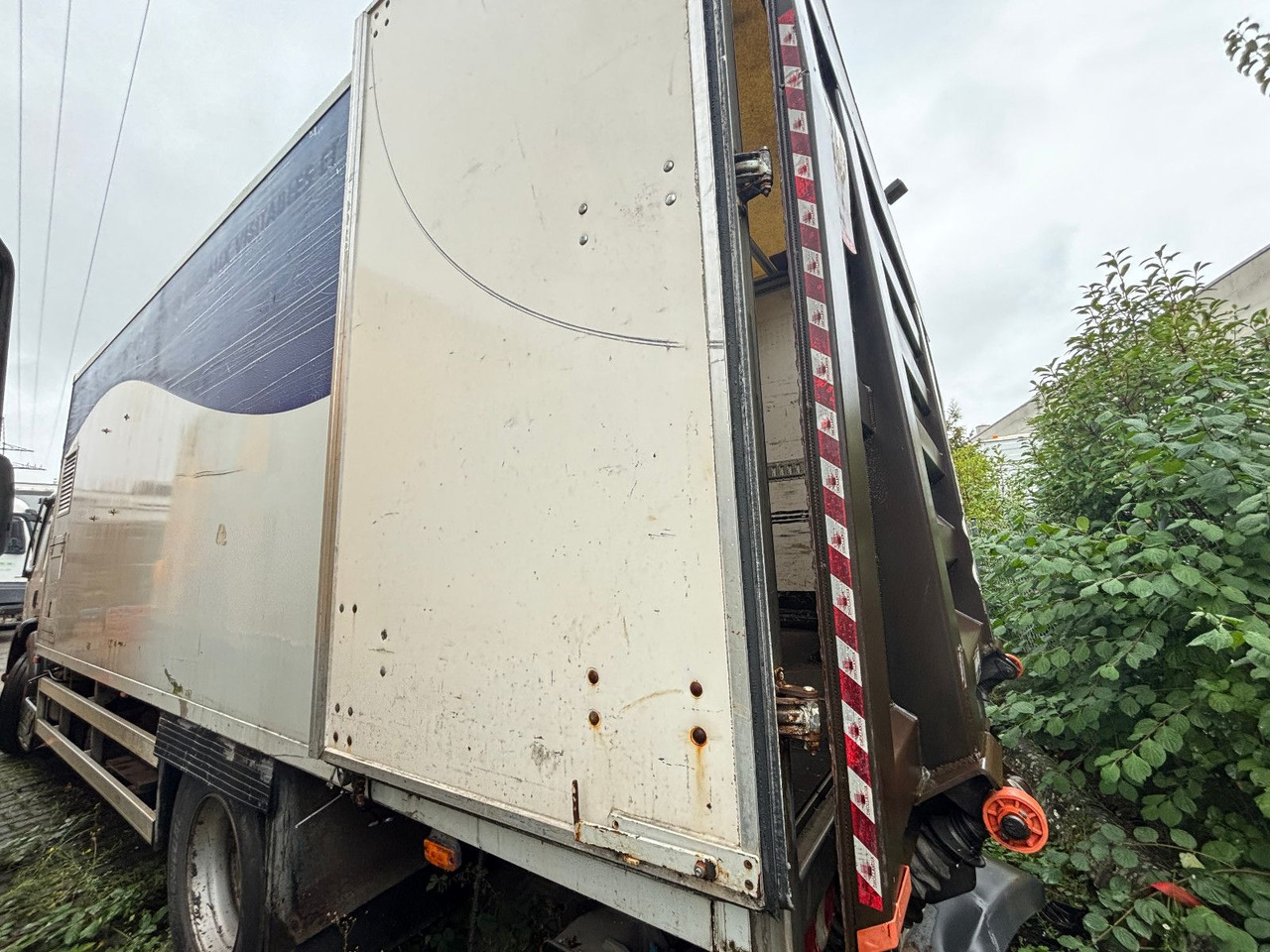 Renault 320*18 - Chladírenský nákladní automobil: obrázek 3 Renault 320*18 - Chladírenský nákladní automobil: obrázek 3