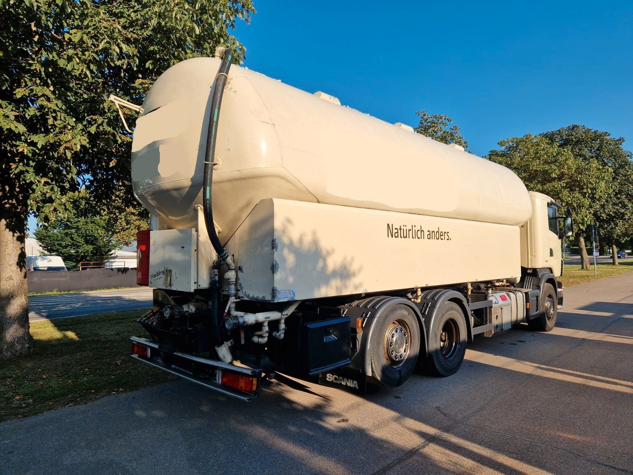 Scania R440 31m³ SILO 4 Kammer/Retarder/Kompressor/Lift - Cisternové vozidlo: obrázek 3 Scania R440 31m³ SILO 4 Kammer/Retarder/Kompressor/Lift - Cisternové vozidlo: obrázek 3