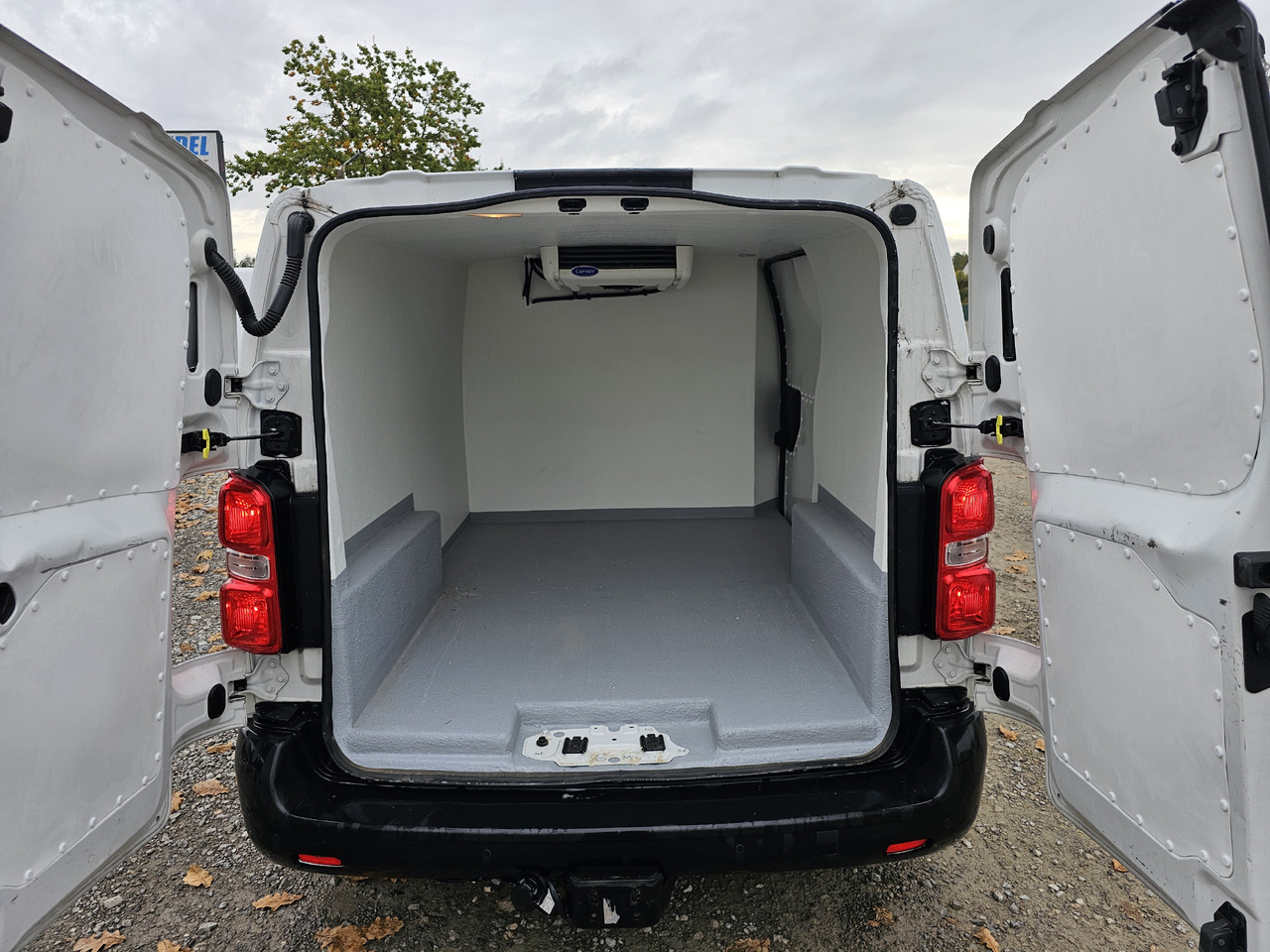 Citroen JUMPY CHLODNIA MROZNIA CARRIER+230V KLIMA NAVI EURO6 - Chladící dodávka: obrázek 2 Citroen JUMPY CHLODNIA MROZNIA CARRIER+230V KLIMA NAVI EURO6 - Chladící dodávka: obrázek 2