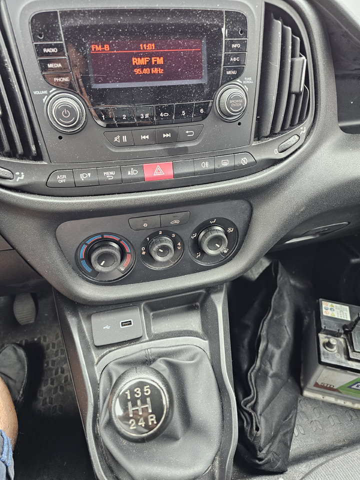FIAT DOBLO CHLODNIA MROZNIA - 20 C CARRIER KLIMA EURO6 - Chladící dodávka: obrázek 4 FIAT DOBLO CHLODNIA MROZNIA - 20 C CARRIER KLIMA EURO6 - Chladící dodávka: obrázek 4