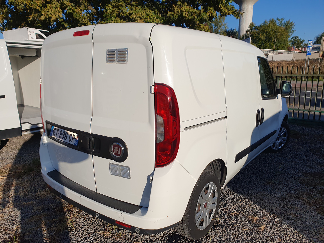 FIAT DOBLO CHLODNIA THERMOKING KLIMA EURO6 - Chladící dodávka: obrázek 4 FIAT DOBLO CHLODNIA THERMOKING KLIMA EURO6 - Chladící dodávka: obrázek 4