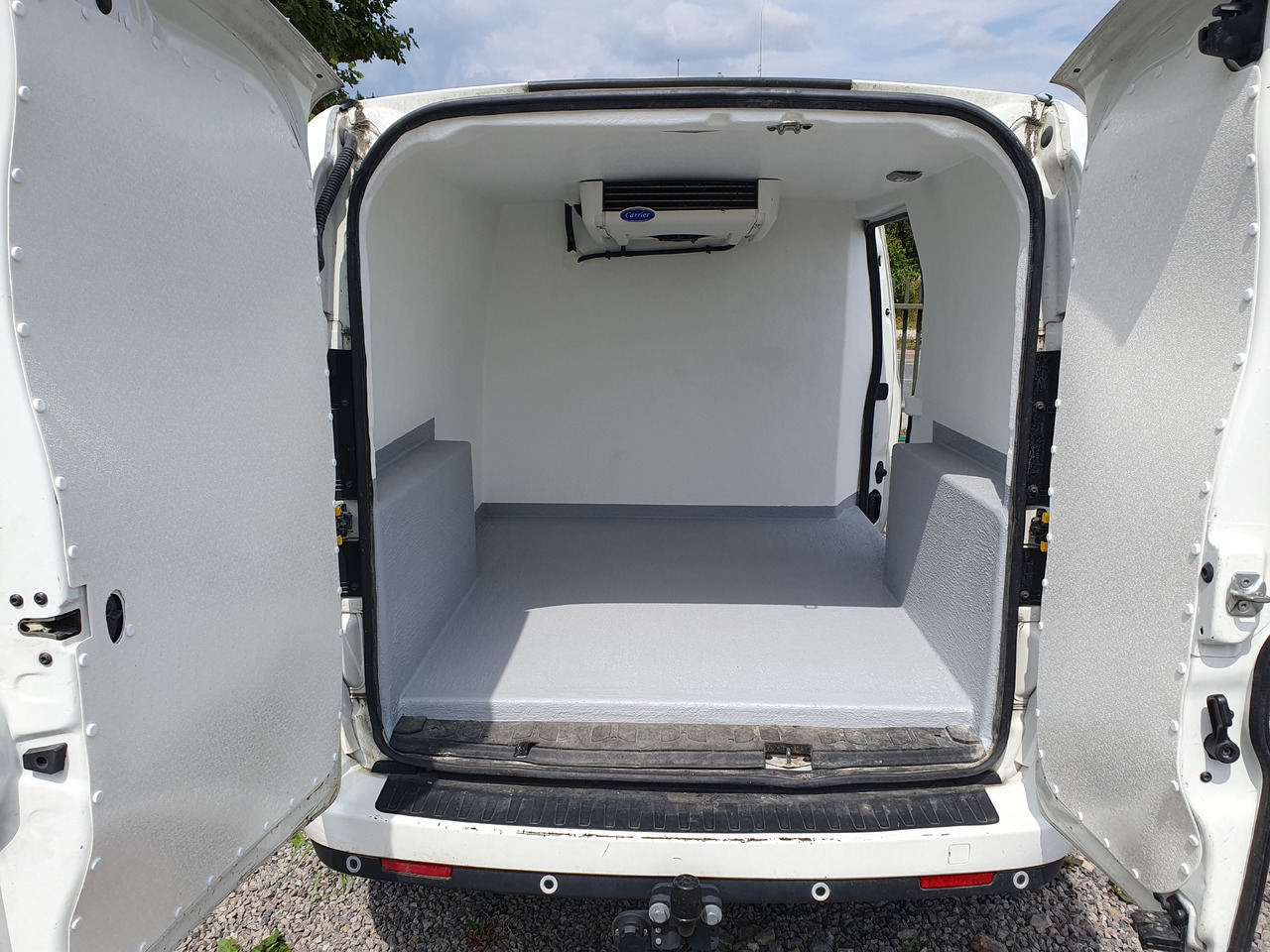 FIAT DOBLO LONG CHLODNIA carrier KLIMA EURO6 - Chladící dodávka: obrázek 1 FIAT DOBLO LONG CHLODNIA carrier KLIMA EURO6 - Chladící dodávka: obrázek 1