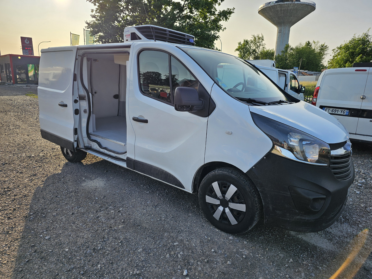 Chladící dodávka Opel VIVARO CHLODNIA CARRIER+230V CHLODZI GRZEJE  KLIMA NAVI EURO6 [ Copy ] [ Copy ]: obrázek 1