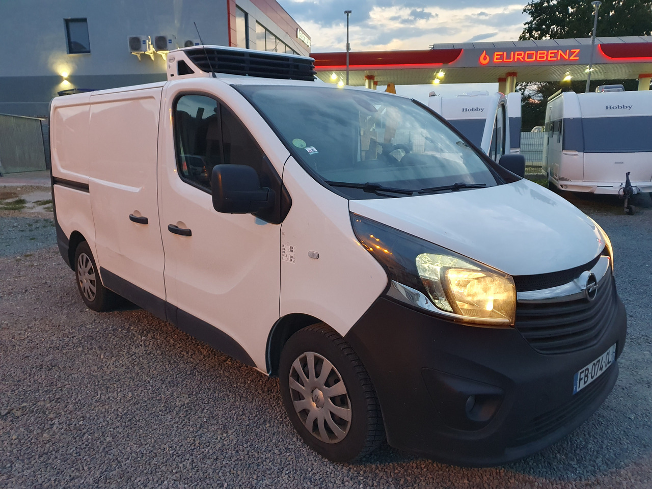Opel VIVARO CHLODNIA CARRIER+230V KLIMA NAVI EURO6 - Chladící dodávka: obrázek 3 Opel VIVARO CHLODNIA CARRIER+230V KLIMA NAVI EURO6 - Chladící dodávka: obrázek 3