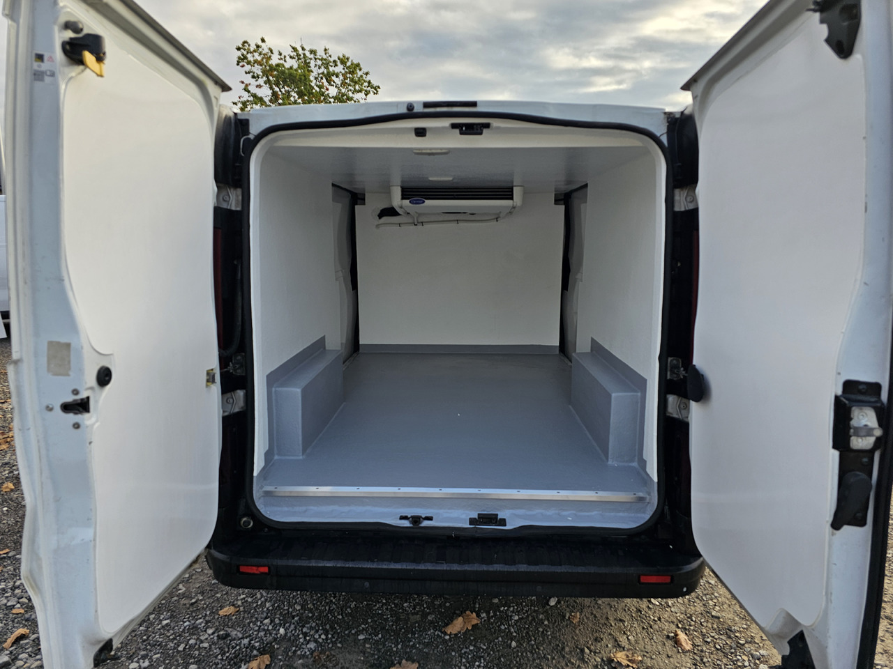 RENAULT TRAFIC MAXI LONG CHLODNIA MROZNIA CARRIER+230V KLIMA NAVI KAMERA EURO6 - Chladící dodávka: obrázek 2 RENAULT TRAFIC MAXI LONG CHLODNIA MROZNIA CARRIER+230V KLIMA NAVI KAMERA EURO6 - Chladící dodávka: obrázek 2