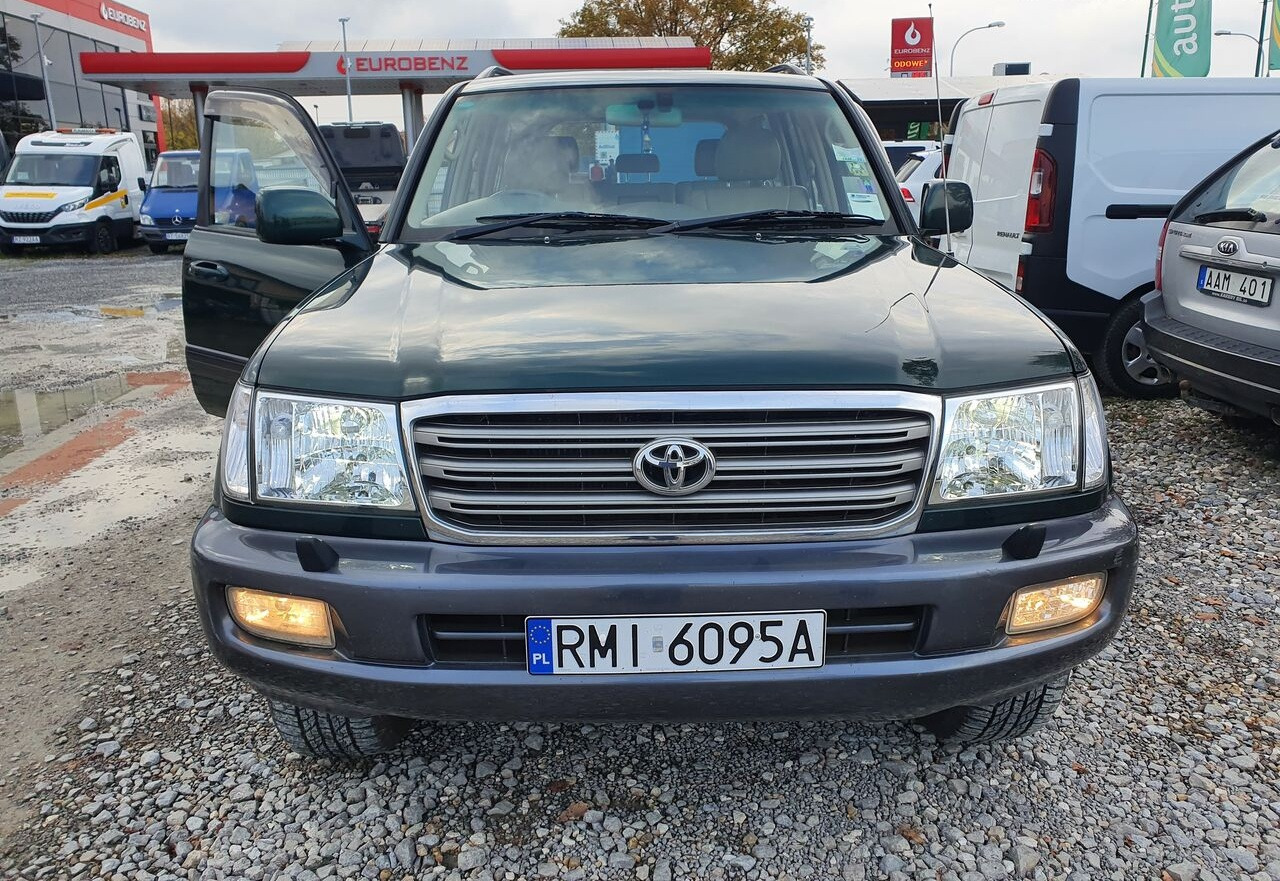 Toyota LAND CRUISER 100 4,2 TD KLIMA 7 OSOB - Osobní auto: obrázek 3 Toyota LAND CRUISER 100 4,2 TD KLIMA 7 OSOB - Osobní auto: obrázek 3