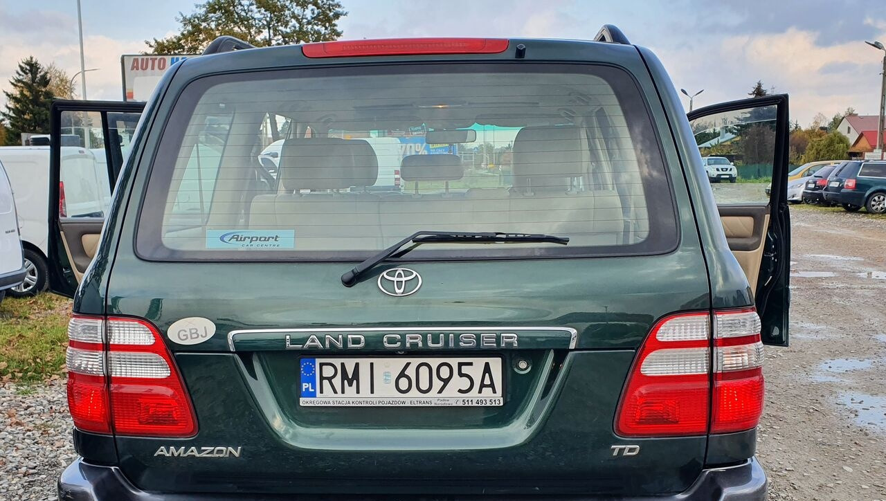 Toyota LAND CRUISER 100 4,2 TD KLIMA 7 OSOB - Osobní auto: obrázek 5 Toyota LAND CRUISER 100 4,2 TD KLIMA 7 OSOB - Osobní auto: obrázek 5