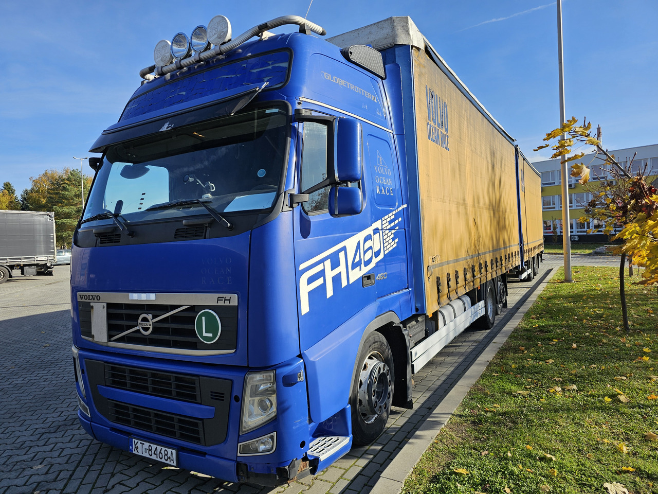 VOLVO FH460 ZESTAW TANDEM 120 M3 PRZEJAZDOWY + PRZYCZEPA FIRANKA SAF - Plachtový nákladní auto: obrázek 3 VOLVO FH460 ZESTAW TANDEM 120 M3 PRZEJAZDOWY + PRZYCZEPA FIRANKA SAF - Plachtový nákladní auto: obrázek 3