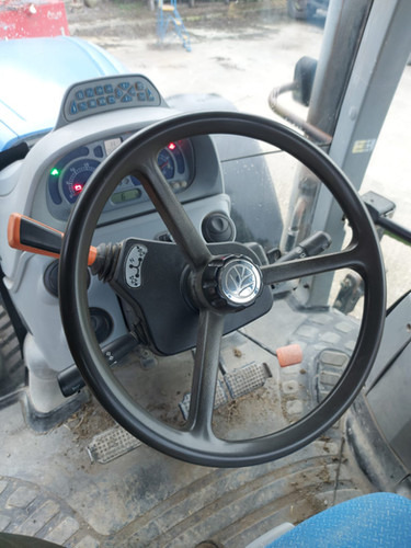 Traktor 2011 New Holland T7040: obrázek 8