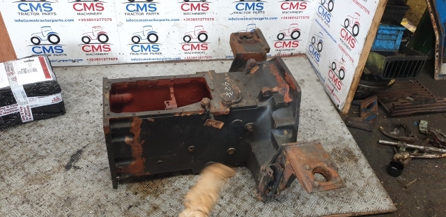 Case 3000, 4000 Series 4230 Transmission Housing 138340a1, 123060a1, 138339a1 - Transmise pro Traktor: obrázek 1 Case 3000, 4000 Series 4230 Transmission Housing 138340a1, 123060a1, 138339a1 - Transmise pro Traktor: obrázek 1