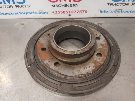 Case 4230 Brake Piston And Bearing Carrier 399770r2, 399769r2, 193373a1 - Brzdové díly pro Traktor: obrázek 1 Case 4230 Brake Piston And Bearing Carrier 399770r2, 399769r2, 193373a1 - Brzdové díly pro Traktor: obrázek 1