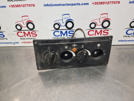 Case 5140, 5120, 5130, Maxxum, Cab Interior Panel 1330774c1 - Kabina a interiér: obrázek 1 Case 5140, 5120, 5130, Maxxum, Cab Interior Panel 1330774c1 - Kabina a interiér: obrázek 1