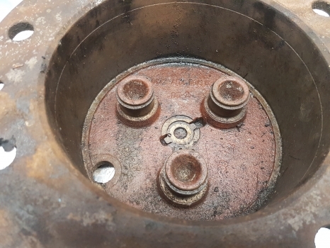 Case Hub Cover 4472452036 Zf Apl 330 81437c1 - Hlava pro Traktor: obrázek 5 Case Hub Cover 4472452036 Zf Apl 330 81437c1 - Hlava pro Traktor: obrázek 5