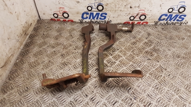 Case International 856, 895 Xl Brake Pedals 3232965r92, 3232966r92, 3232959r2 - Brzdové díly pro Traktor: obrázek 1 Case International 856, 895 Xl Brake Pedals 3232965r92, 3232966r92, 3232959r2 - Brzdové díly pro Traktor: obrázek 1