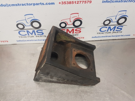 Case Maxxum 5120, 5140, 5130, 5240 Cab Front Support 1530867c1, 120205a2 - Podvěs kabiny: obrázek 2 Case Maxxum 5120, 5140, 5130, 5240 Cab Front Support 1530867c1, 120205a2 - Podvěs kabiny: obrázek 2