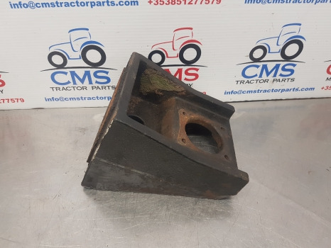 Case Maxxum 5120, 5140, 5130, 5240 Cab Front Support 1530867c1, 120205a2 - Podvěs kabiny: obrázek 1 Case Maxxum 5120, 5140, 5130, 5240 Cab Front Support 1530867c1, 120205a2 - Podvěs kabiny: obrázek 1