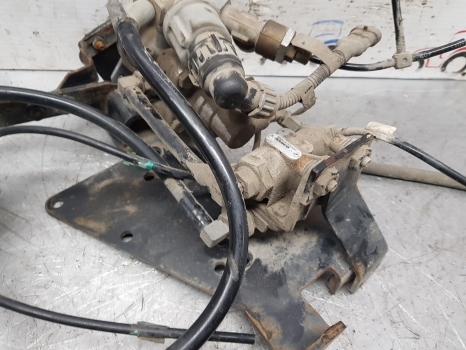 Case New Holland Air Brake Valve Unit 4700152650, 97350009570, 82016341 84157669 - Brzdový ventil pro Traktor: obrázek 5 Case New Holland Air Brake Valve Unit 4700152650, 97350009570, 82016341 84157669 - Brzdový ventil pro Traktor: obrázek 5