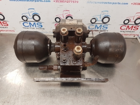 Claas Ares 836, 815, 816, 826 Suspension Controle Valve Parts Only 7700061891 - Podvěs pro Traktor: obrázek 1 Claas Ares 836, 815, 816, 826 Suspension Controle Valve Parts Only 7700061891 - Podvěs pro Traktor: obrázek 1