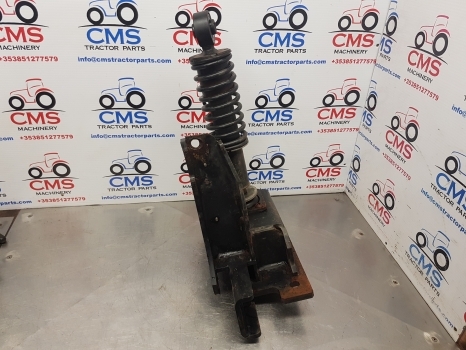 Claas Arion 640, 600, 500 Cab Back Suspension Support Assy Lhs 0021500115 - Podvěs kabiny pro Zemědělská technika: obrázek 1 Claas Arion 640, 600, 500 Cab Back Suspension Support Assy Lhs 0021500115 - Podvěs kabiny pro Zemědělská technika: obrázek 1