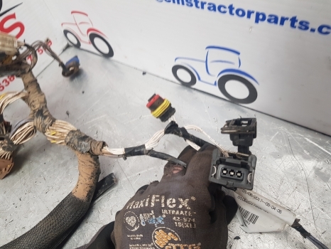 Claas Arion 640 Cab Dashboard Wiring Loom 0026081260, 0026081261, 26081260 - Kabely/ Vodiče pro Traktor: obrázek 3 Claas Arion 640 Cab Dashboard Wiring Loom 0026081260, 0026081261, 26081260 - Kabely/ Vodiče pro Traktor: obrázek 3