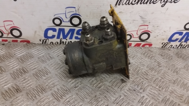 Danfos Hydraulic Steering Motor, Valve 150n1240 - Hydraulický motor: obrázek 1 Danfos Hydraulic Steering Motor, Valve 150n1240 - Hydraulický motor: obrázek 1