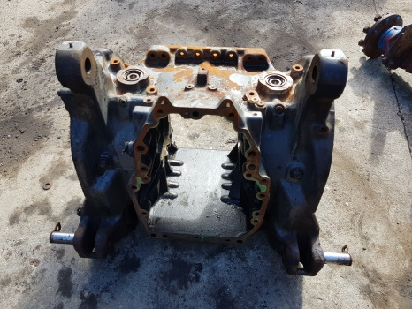 Fendt 724 S4, 700 Series, Rear Axle Housing, Central Housing 103004200000 - Zadní náprava: obrázek 1 Fendt 724 S4, 700 Series, Rear Axle Housing, Central Housing 103004200000 - Zadní náprava: obrázek 1