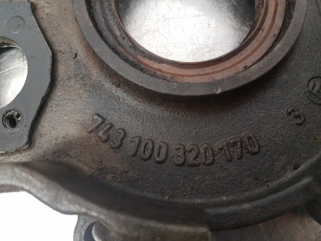 Fendt 724 S4, 714, 716, 718, 720, Fwd Pump Support Cover 743100320170 - Přední náprava: obrázek 5 Fendt 724 S4, 714, 716, 718, 720, Fwd Pump Support Cover 743100320170 - Přední náprava: obrázek 5