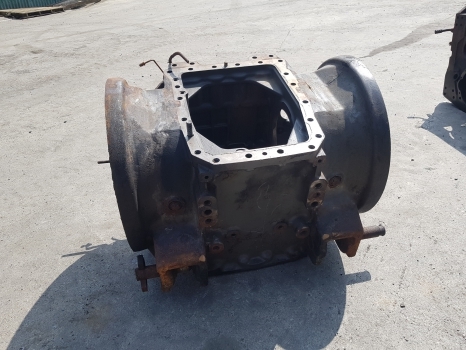 Fendt 818 Rear Axle Centre Housing Cross Shaft Arm 718150050023, F718150050021 - Zadní náprava: obrázek 1 Fendt 818 Rear Axle Centre Housing Cross Shaft Arm 718150050023, F718150050021 - Zadní náprava: obrázek 1