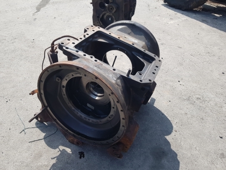 Fendt 818 Rear Axle Centre Housing Cross Shaft Arm 718150050023, F718150050021 - Zadní náprava: obrázek 2 Fendt 818 Rear Axle Centre Housing Cross Shaft Arm 718150050023, F718150050021 - Zadní náprava: obrázek 2