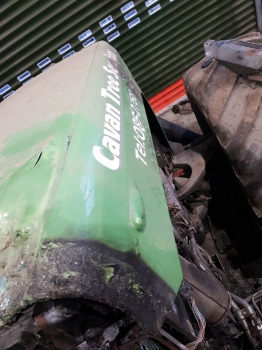 Fendt 928 Bonnet Hood Complete 931502020600, 931502020610, 931502020620 - Karoserie a exteriér: obrázek 4 Fendt 928 Bonnet Hood Complete 931502020600, 931502020610, 931502020620 - Karoserie a exteriér: obrázek 4