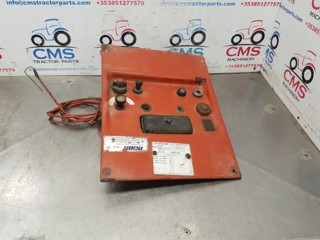 Fiat 980, Fiat 980dt, 680, 680dt, 880dt Instrument Panel 000000 - Kabina a interiér pro Traktor: obrázek 1 Fiat 980, Fiat 980dt, 680, 680dt, 880dt Instrument Panel 000000 - Kabina a interiér pro Traktor: obrázek 1