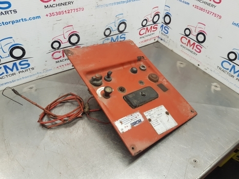 Fiat 980, Fiat 980dt, 680, 680dt, 880dt Instrument Panel 000000 - Kabina a interiér pro Traktor: obrázek 2 Fiat 980, Fiat 980dt, 680, 680dt, 880dt Instrument Panel 000000 - Kabina a interiér pro Traktor: obrázek 2