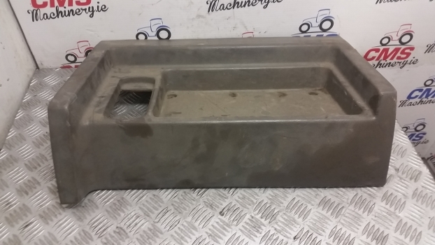 Fiat F140, F100, F120, F130, F140 Dt, F120 Dt, F130 Dtcab Interior Panel - Kabina a interiér pro Traktor: obrázek 4 Fiat F140, F100, F120, F130, F140 Dt, F120 Dt, F130 Dtcab Interior Panel - Kabina a interiér pro Traktor: obrázek 4