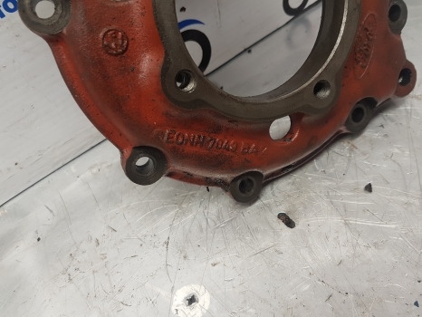Ford 10, 40, 200 Transmission Plate Retainer F0nn7049aa, 81864422, E0nn7049ba - Převodovka: obrázek 2 Ford 10, 40, 200 Transmission Plate Retainer F0nn7049aa, 81864422, E0nn7049ba - Převodovka: obrázek 2
