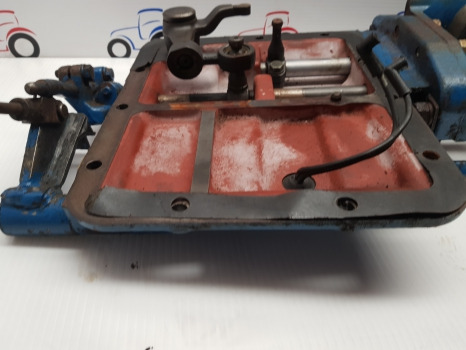 Ford 10 Series 6610, 7710, 7810, 7910, Transmission Gear Shift Cover E4nn7488aa - Převodovka: obrázek 5 Ford 10 Series 6610, 7710, 7810, 7910, Transmission Gear Shift Cover E4nn7488aa - Převodovka: obrázek 5