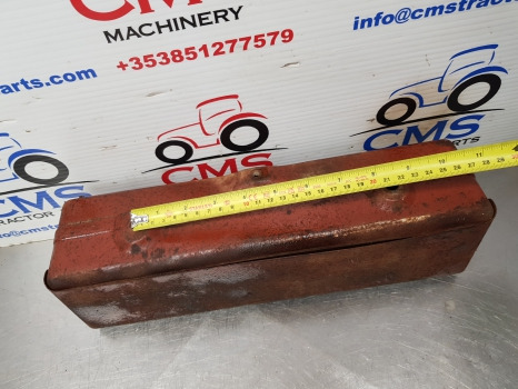 Ford 2000, 2600, 3000, 3600, 4000, 5000 Toolbox D3nn17005a11m, E3nn17005ab11m - Kabina a interiér: obrázek 5 Ford 2000, 2600, 3000, 3600, 4000, 5000 Toolbox D3nn17005a11m, E3nn17005ab11m - Kabina a interiér: obrázek 5