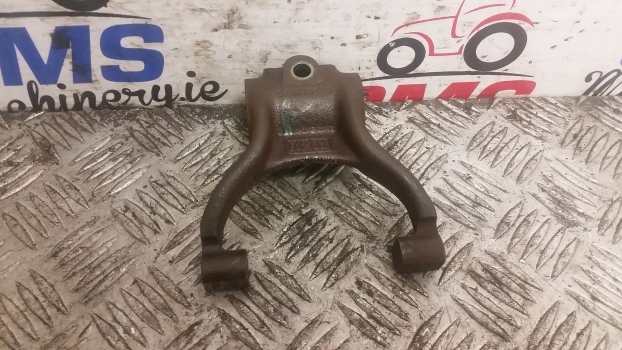 Ford 2600, 3600, 2000 Rear Axle Differential Lock Fork C5nn4n053a, C7nn7n515 - Diferenciál pro Traktor: obrázek 1 Ford 2600, 3600, 2000 Rear Axle Differential Lock Fork C5nn4n053a, C7nn7n515 - Diferenciál pro Traktor: obrázek 1