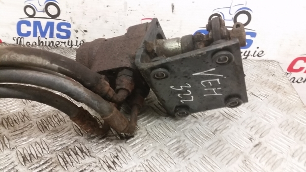 Ford 30, 10 S 4630 Danfoss Steering Motor Valve 83986295, E9223a244ba, 150n1260 - Ovládání volantem pro Traktor: obrázek 3 Ford 30, 10 S 4630 Danfoss Steering Motor Valve 83986295, E9223a244ba, 150n1260 - Ovládání volantem pro Traktor: obrázek 3