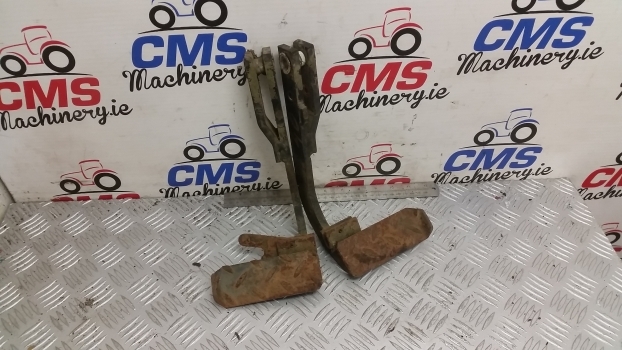 Ford 40 Series Pedals F0nn2a186aa20m - Pedál pro Traktor: obrázek 1 Ford 40 Series Pedals F0nn2a186aa20m - Pedál pro Traktor: obrázek 1