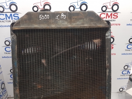 Ford 4500, 5000, 5100, 5600, 5500 Engine Water Cooling Radiator, Cowl 86531508 - Chladič pro Traktor: obrázek 3 Ford 4500, 5000, 5100, 5600, 5500 Engine Water Cooling Radiator, Cowl 86531508 - Chladič pro Traktor: obrázek 3