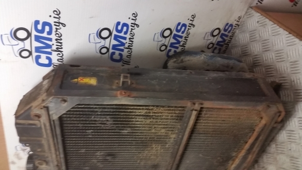 Ford 5640, 6640, 7740 Engine Water Cooling Radiator 82015101, 82010660 - Chladič pro Traktor: obrázek 5 Ford 5640, 6640, 7740 Engine Water Cooling Radiator 82015101, 82010660 - Chladič pro Traktor: obrázek 5