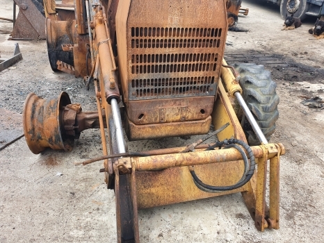 Ford 655c Engine, Front, Rear Axle, Backhoe, Transmission, Hydraulic Parts - Rýpadlo-nakladač: obrázek 2 Ford 655c Engine, Front, Rear Axle, Backhoe, Transmission, Hydraulic Parts - Rýpadlo-nakladač: obrázek 2