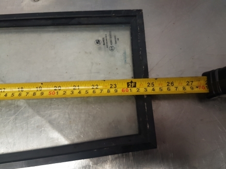 Ford 6610, 7410 Cab Low Panel Glass With Frame Rhs 83931985, E2nn94000r68aa - Okno a díly pro Traktor: obrázek 5 Ford 6610, 7410 Cab Low Panel Glass With Frame Rhs 83931985, E2nn94000r68aa - Okno a díly pro Traktor: obrázek 5