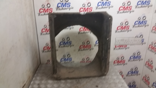 Ford 6710, 7710 Radiator Cowling E5nn8146ba, E5nn8146da - Chladící systém pro Traktor: obrázek 3 Ford 6710, 7710 Radiator Cowling E5nn8146ba, E5nn8146da - Chladící systém pro Traktor: obrázek 3