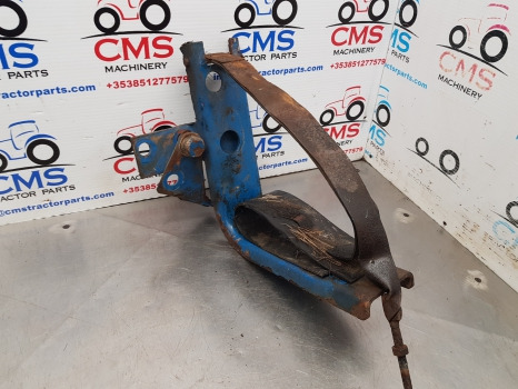 Ford 7610 5610, 6610, 6810, 7710 Sq Cab Fuel Tank Support E4nn9n204ab - Palivová nádrž: obrázek 1 Ford 7610 5610, 6610, 6810, 7710 Sq Cab Fuel Tank Support E4nn9n204ab - Palivová nádrž: obrázek 1