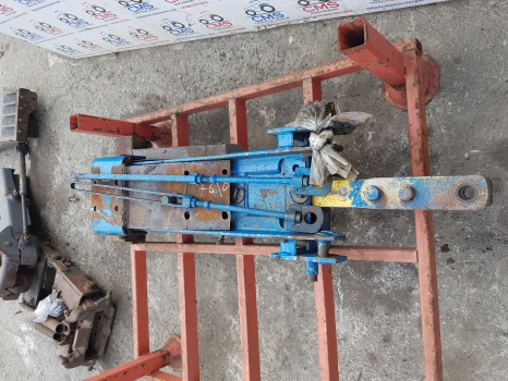 Ford 7610, 6610, 7710, 10 Series, Pick Up Hitch Complete Edpne967b - Rám/ Šasi: obrázek 5 Ford 7610, 6610, 7710, 10 Series, Pick Up Hitch Complete Edpne967b - Rám/ Šasi: obrázek 5