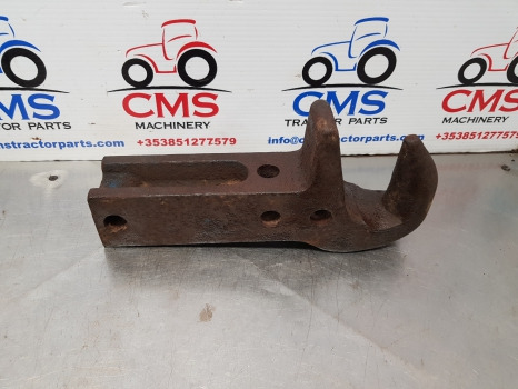 Ford 7810, 6610, 6410, 7710, 8210 Hook For Fwd. E0nne918ac29b, 83943810 - Rám/ Šasi: obrázek 1 Ford 7810, 6610, 6410, 7710, 8210 Hook For Fwd. E0nne918ac29b, 83943810 - Rám/ Šasi: obrázek 1