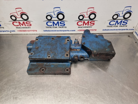 Ford 7840, 8340, 6640 40 Transmission Control Plate Cover F1nn7211ac - Transmise: obrázek 1 Ford 7840, 8340, 6640 40 Transmission Control Plate Cover F1nn7211ac - Transmise: obrázek 1