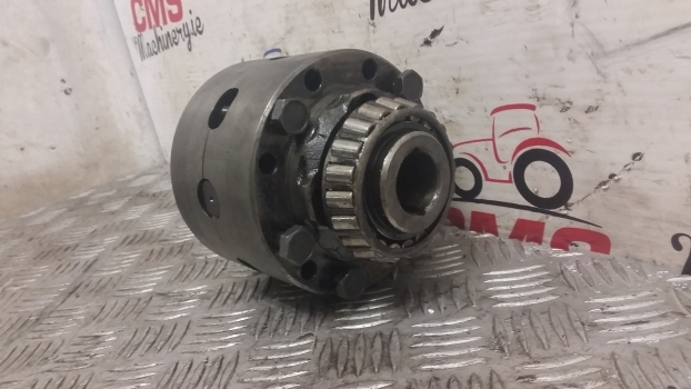 Ford 8340, 10, 40, Lb, Tlb Front Axle Differential Box Assy 9968055, 85827068 - Diferenciál pro Traktor: obrázek 3 Ford 8340, 10, 40, Lb, Tlb Front Axle Differential Box Assy 9968055, 85827068 - Diferenciál pro Traktor: obrázek 3
