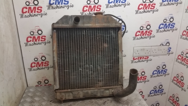 Ford Engine Water Cooling Radiator. Please See The Description. - Chladič pro Traktor: obrázek 1 Ford Engine Water Cooling Radiator. Please See The Description. - Chladič pro Traktor: obrázek 1